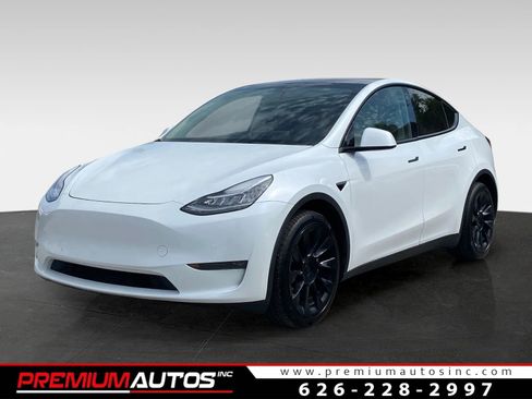 Used 2023 Tesla Model Y Long Range image 1