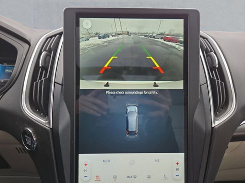 Certified 2022 Ford Edge Titanium w/ Class II Trailer Tow Package image 19