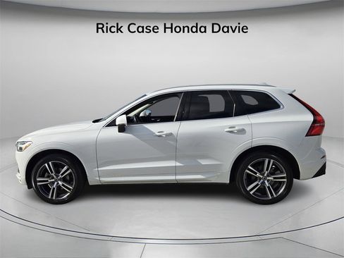 Used 2021 Volvo XC60 T5 Momentum w/ Protection Package Premier image 4