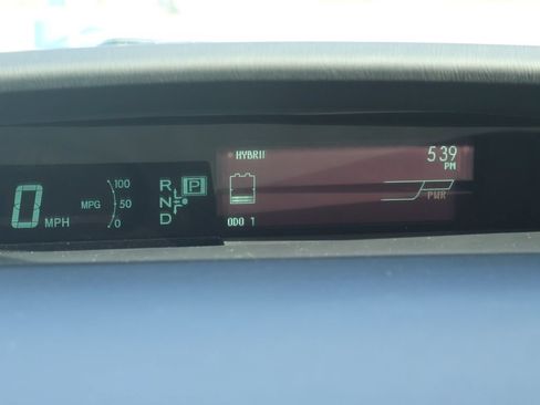 Used 2013 Toyota Prius Three w/ Solar Roof Pkg FWD image 34