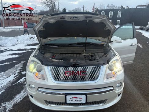 Used 2011 GMC Acadia Denali image 20