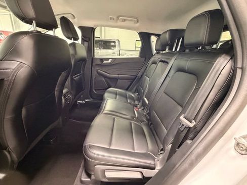 Used 2025 Ford Escape Platinum AWD/4WD image 17