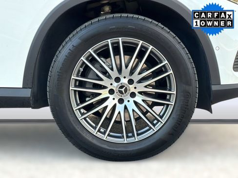 Certified 2025 Mercedes-Benz GLC 300 image 11