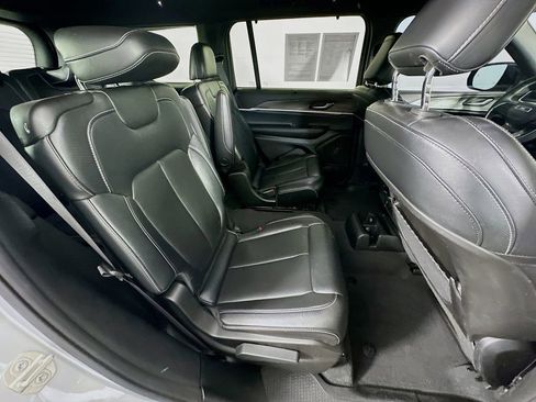 Certified 2024 Jeep Grand Cherokee L Limited w/ Luxury Tech Group II image 41