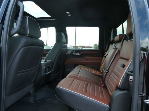 Certified 2025 GMC Sierra 3500 Denali Ultimate w/ LPO, GMC Protection Package AWD/4WD image 22
