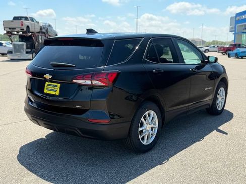 Used 2024 Chevrolet Equinox LS w/ LS Convenience Package AWD/4WD image 6
