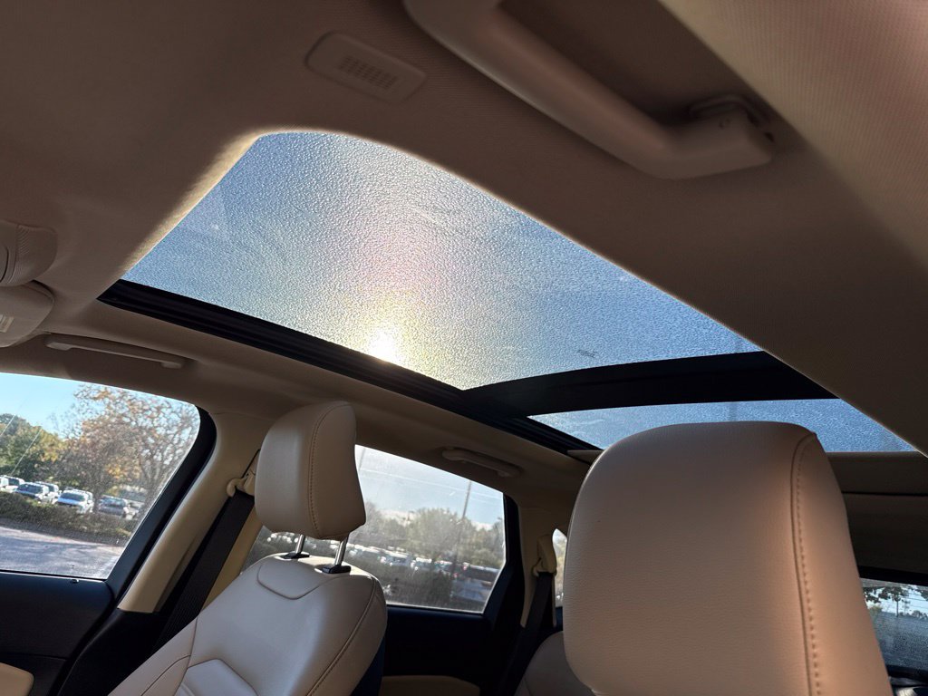 Used 2024 Ford Edge SEL w/ Convenience Package AWD/4WD image 2