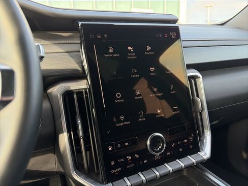 Used 2025 GMC Acadia Elevation image 22