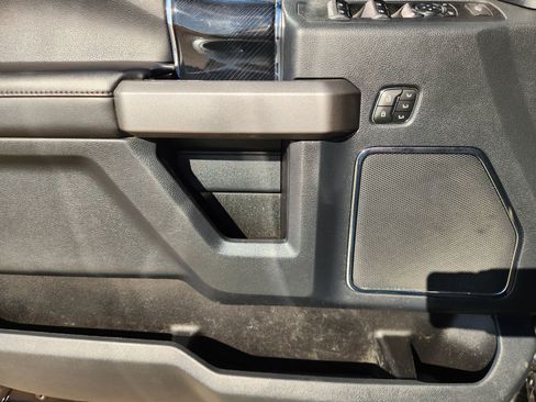 Used 2022 Ford F350 Platinum w/ FX4 Off-Road Package image 24