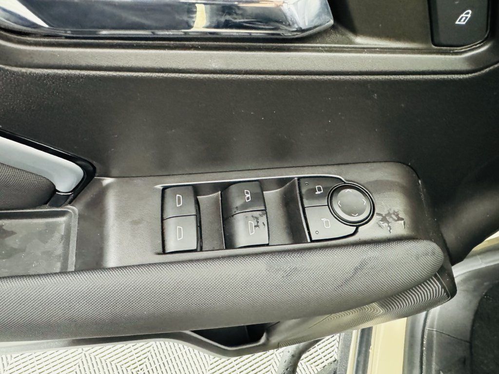 Used 2023 Chevrolet Colorado Z71 AWD/4WD image 7