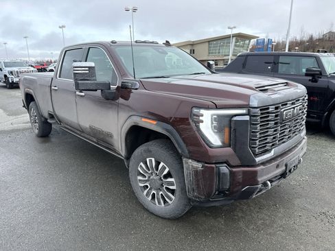 Used 2024 GMC Sierra 3500 Denali Ultimate image 2