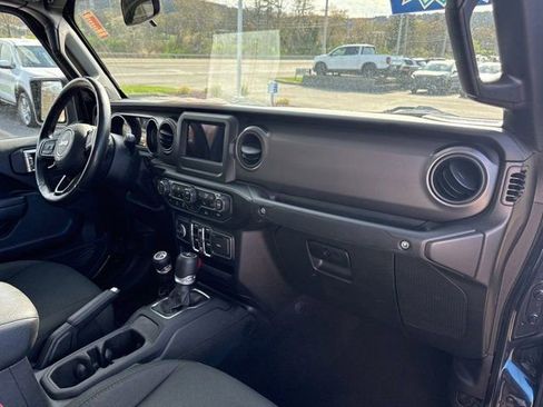 Used 2022 Jeep Gladiator Sport AWD/4WD image 8