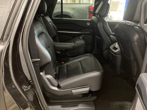 Used 2026 Lincoln Navigator L Reserve w/ Jet Appearance Package AWD/4WD image 7