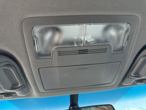 Used 2015 Toyota Camry SE image 24