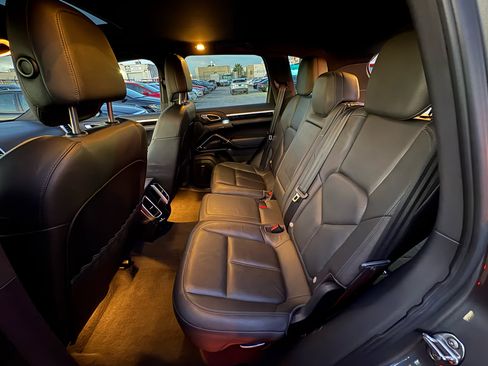 Used 2013 Porsche Cayenne S image 40