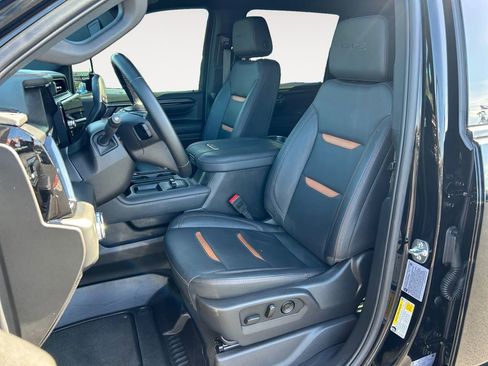 Used 2025 GMC Sierra 2500 AT4 w/ AT4 Premium Plus Package AWD/4WD image 17