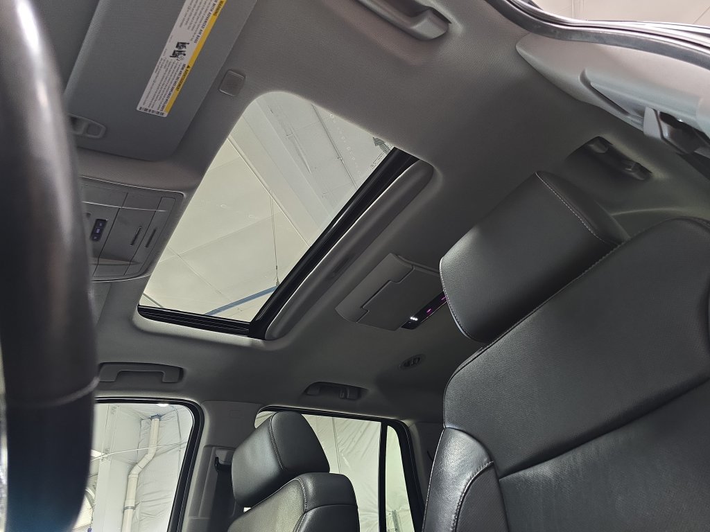 Used 2018 Chevrolet Tahoe Premier AWD/4WD image 32