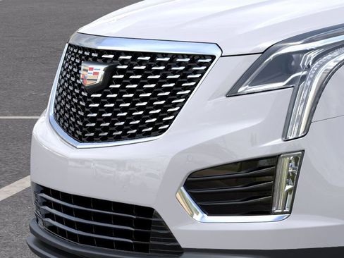 New 2025 Cadillac XT5 Luxury image 13