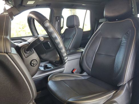 Used 2021 Chevrolet Tahoe Premier w/ Premium Package RWD image 20