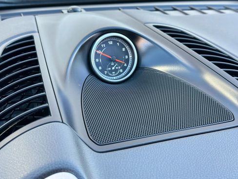 Used 2018 Porsche Cayenne Platinum Edition image 33