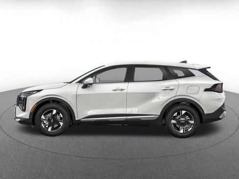Used 2026 Kia Sportage LX FWD image 3