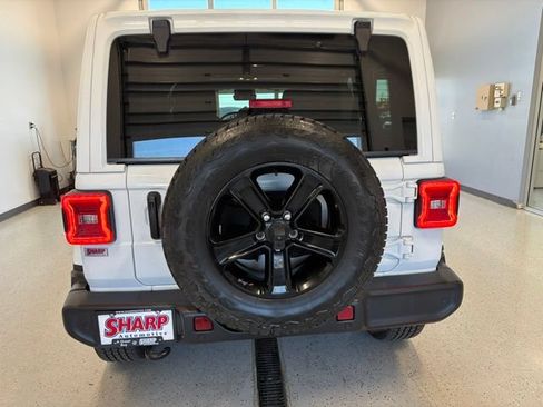 Used 2021 Jeep Wrangler Unlimited Sahara AWD/4WD image 9