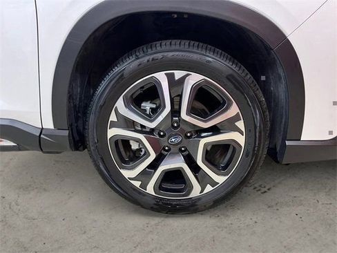 Used 2024 Subaru Ascent Touring image 19