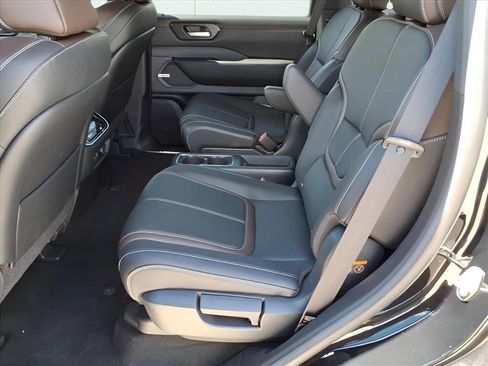 New 2025 Nissan Armada SL w/ Captain's Chari Seat Package image 8