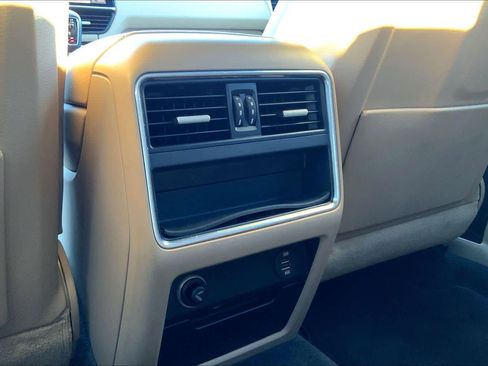 Used 2019 Porsche Cayenne image 34