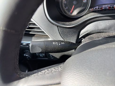 Certified 2021 Jeep Cherokee Latitude Lux w/ Comfort/Convenience Group image 19