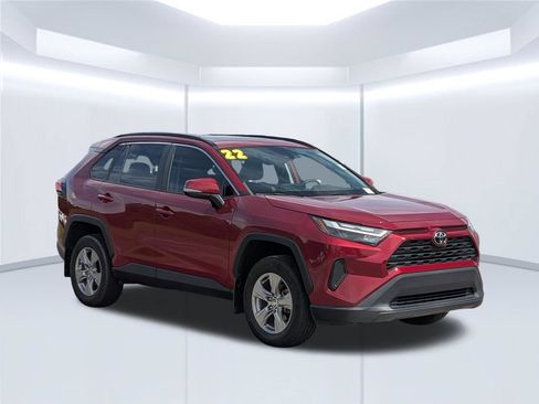 Used 2022 Toyota RAV4 XLE w/ Convenience Package FWD image 9