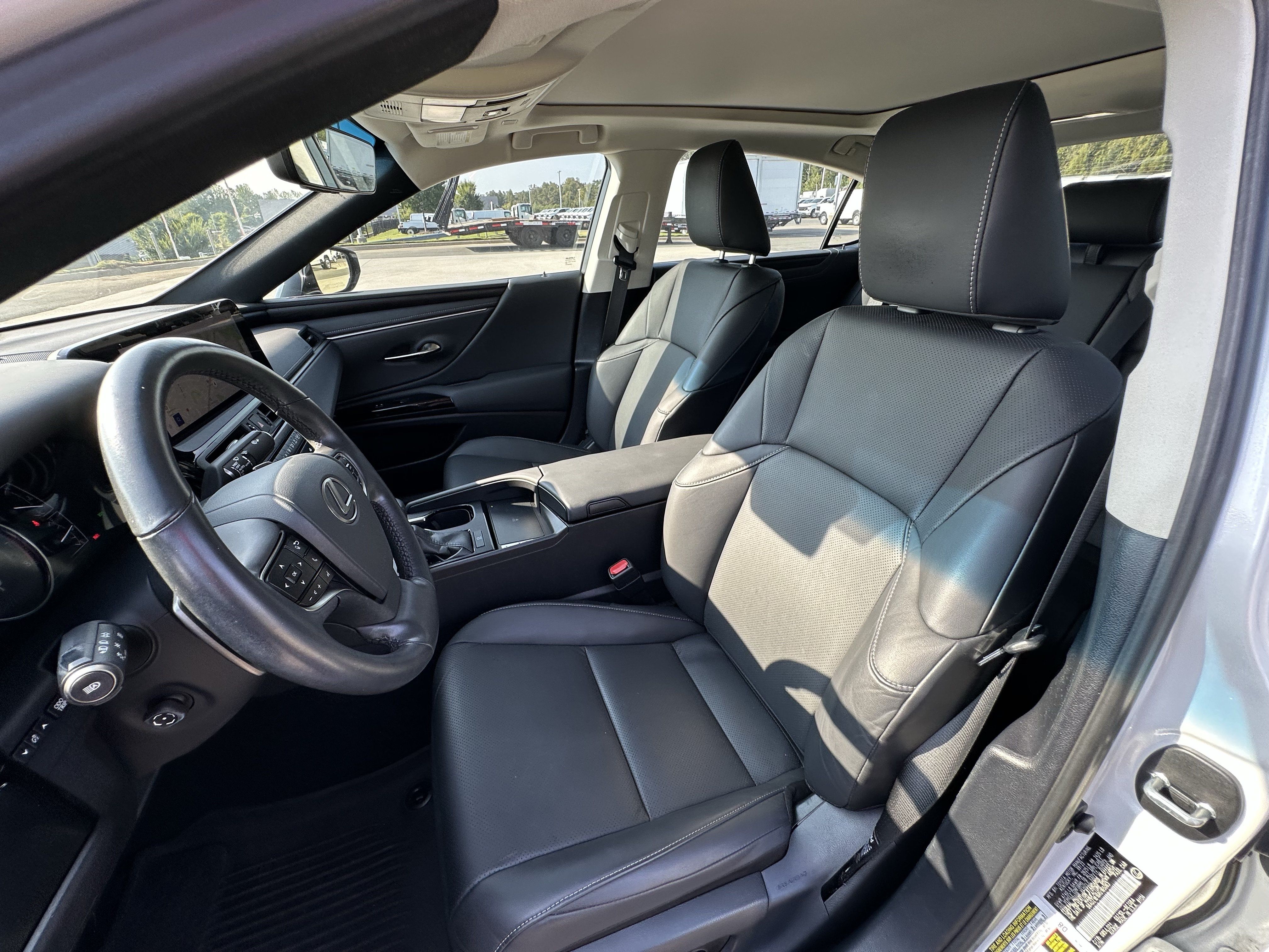 Used 2024 Lexus ES 350 w/ Premium Package FWD image 15