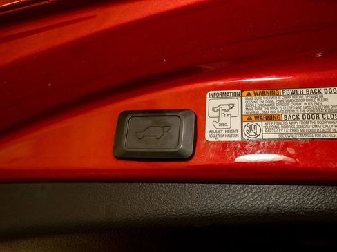 Used 2017 Toyota RAV4 XLE image 7