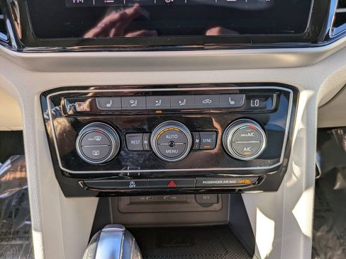 Used 2023 Volkswagen Atlas SE w/ Panoramic Sunroof Package FWD image 21