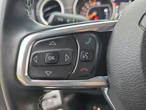 Used 2022 Jeep Gladiator Overland w/ Popular Equipment Package AWD/4WD image 16