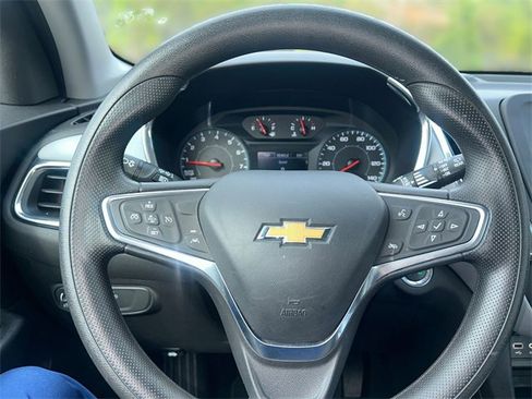 Used 2022 Chevrolet Equinox LS image 17