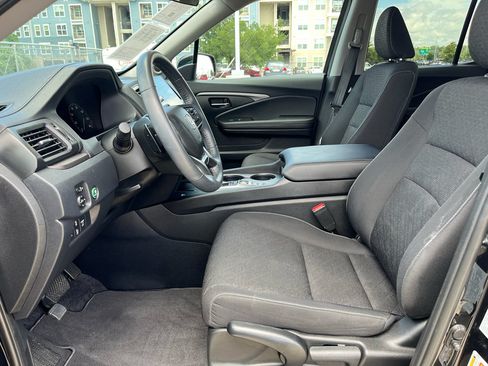 Certified 2024 Honda Ridgeline Sport image 10