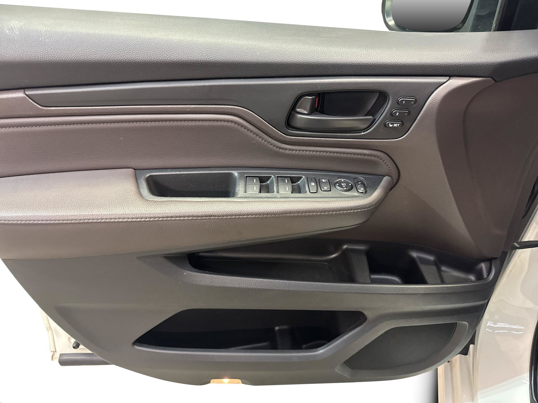 Used 2018 Honda Odyssey Touring image 9