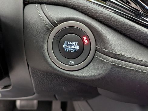 Certified 2024 Dodge Durango SXT image 28