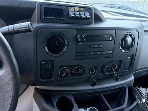 Used 2014 Ford E-350 and Econoline 350 Super Duty RWD image 33