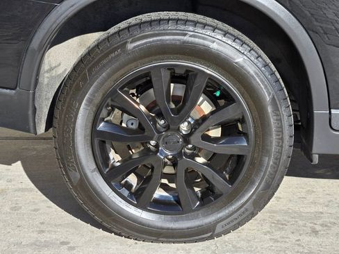 Used 2020 Nissan Rogue SV image 9