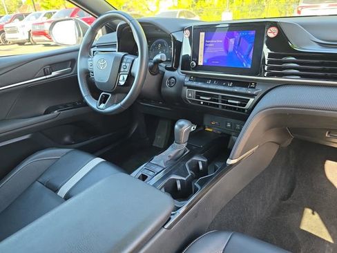 Used 2025 Toyota Camry SE FWD image 16