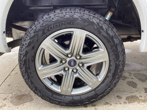 Used 2018 Ford F150 XLT w/ Equipment Group 302A Luxury AWD/4WD image 8