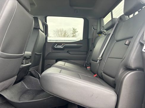 Used 2024 Chevrolet Silverado 1500 LT Trail Boss w/ Convenience Package II AWD/4WD image 35