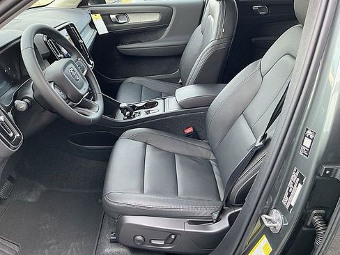 New 2026 Volvo XC40 B5 Core w/ Climate Package image 14