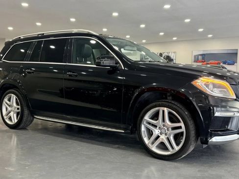 Used 2013 Mercedes-Benz GL 550 4MATIC image 4