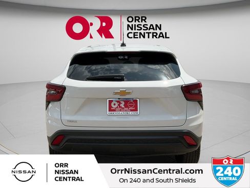 Used 2024 Chevrolet Trax LS FWD image 6