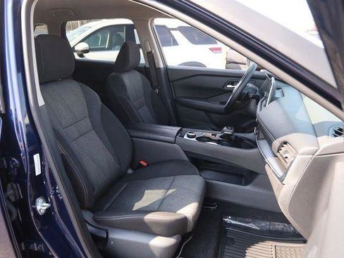 Used 2025 Nissan Rogue SV image 26