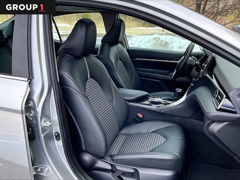 Certified 2022 Toyota Camry SE image 7