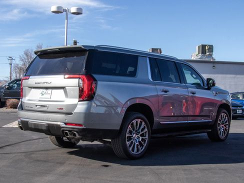 Used 2025 GMC Yukon XL Denali image 7